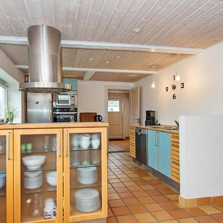 8 Person Holiday In Henne