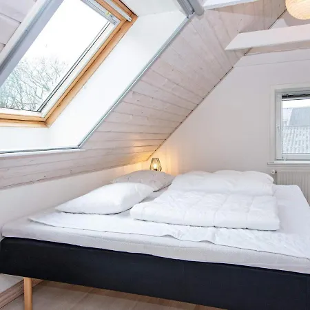 8 Person Holiday In Henne