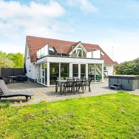 8 Person Holiday In Henne Feriehus Henne Strand