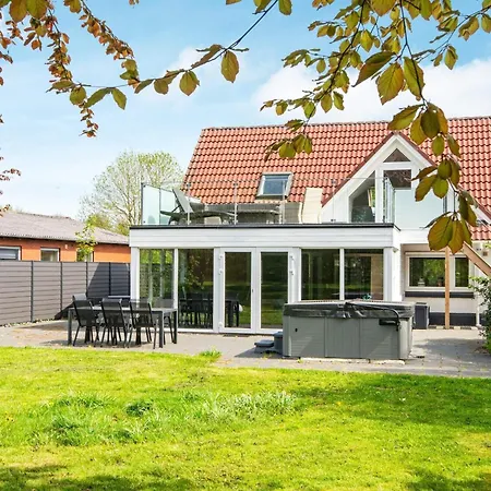 Feriehus 8 Person In Henne *